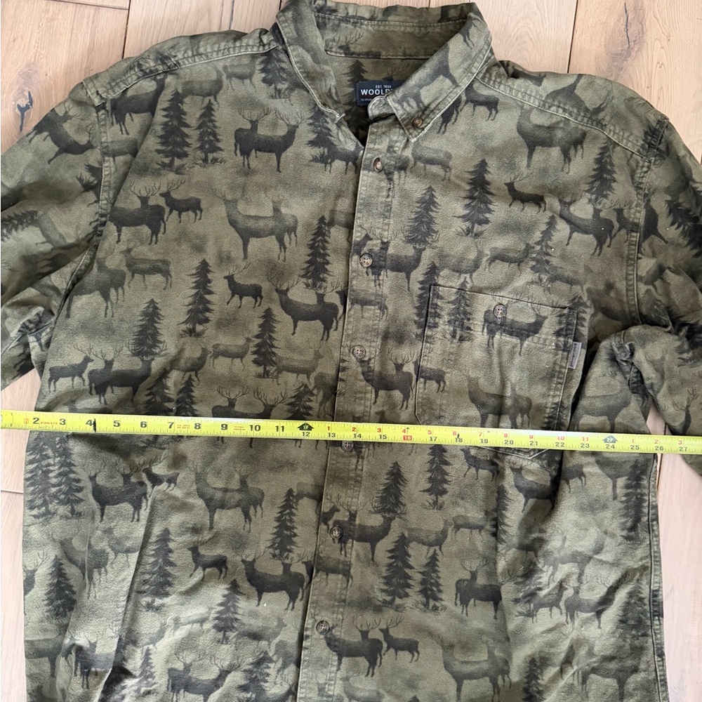 Woolrich Vintage Men’s Olive Whitetail Deer Button Down Shirt - Picture 5 of 8